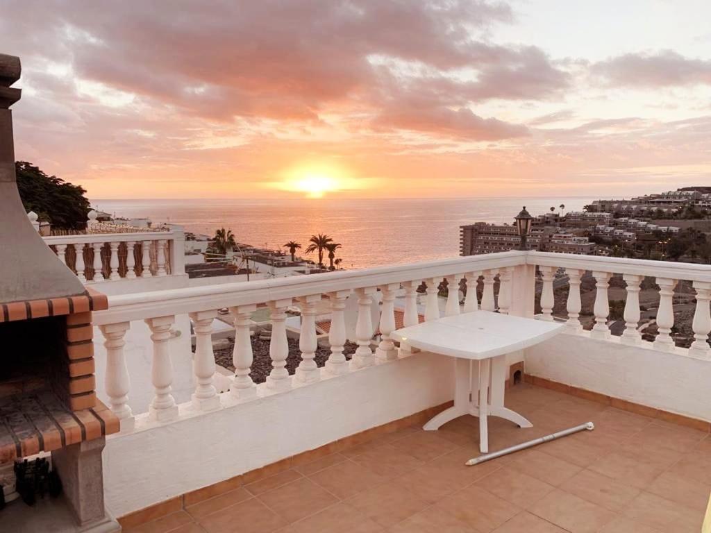 Los CaiderosOcean View Sunset Terrace - Near Anfi Del Marアパートメント エクステリア 写真